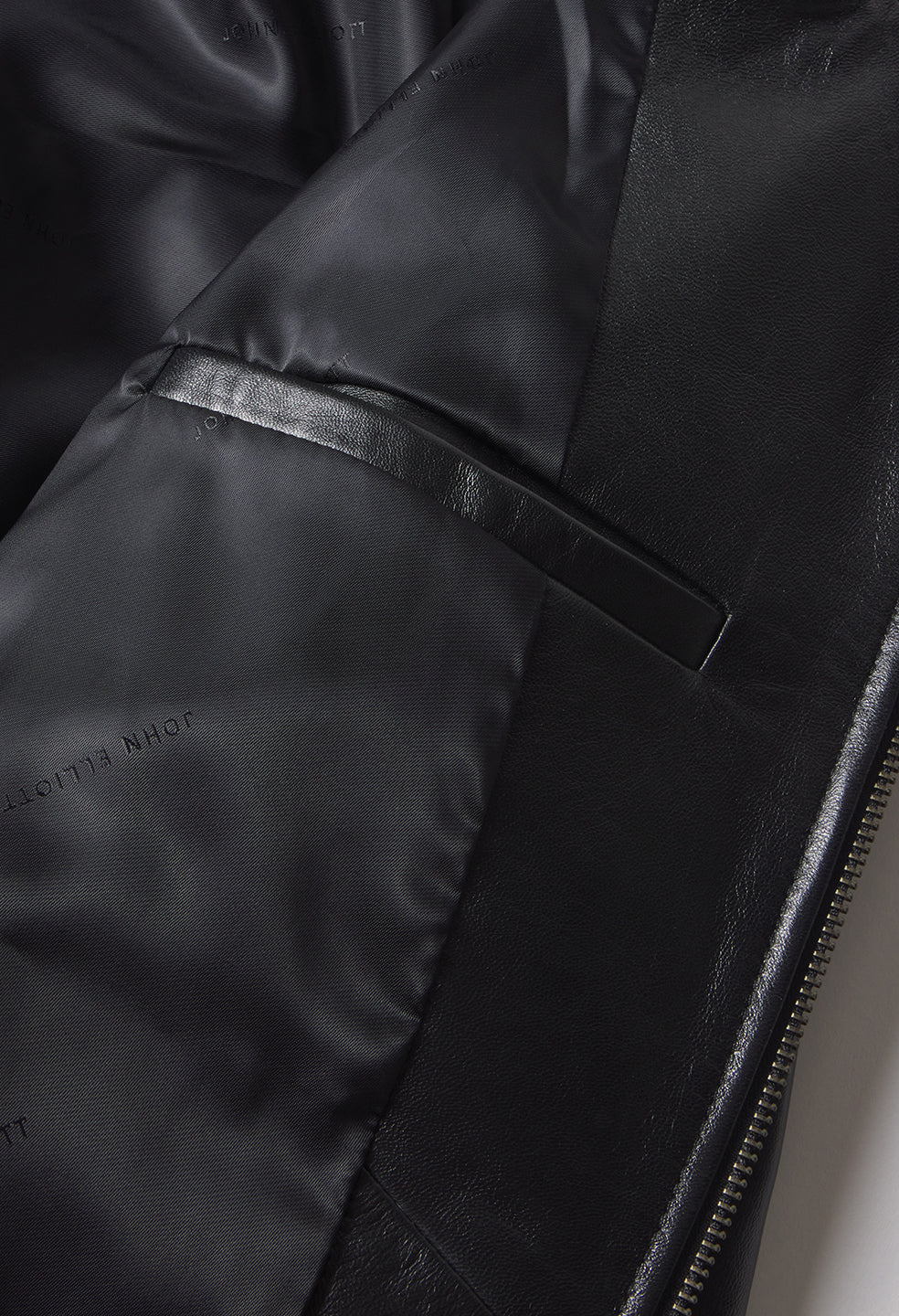 Leather Curson Bomber / Black - Image 8