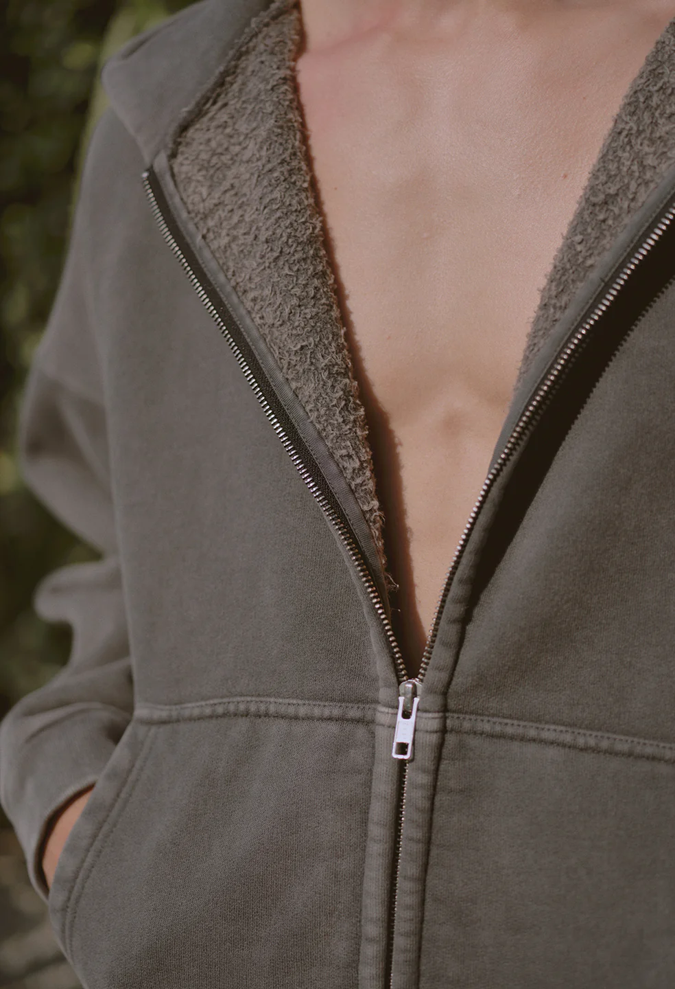 Overcast Fleece Frances Full-Zip / Washed Black - Image 3