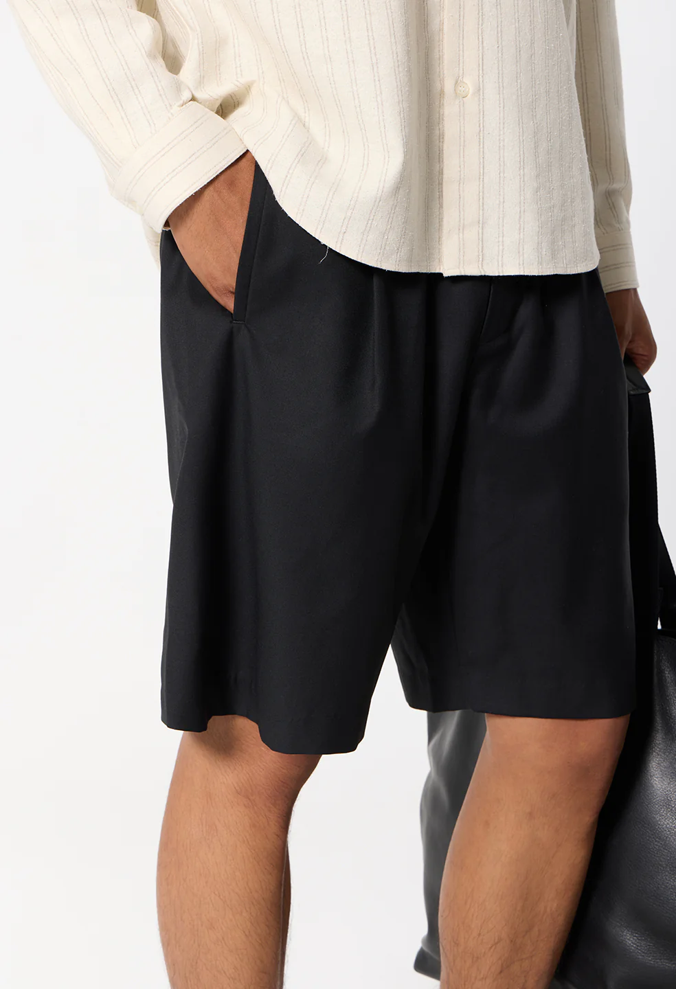 Wool Wide Easy Shorts / Black - Image 7